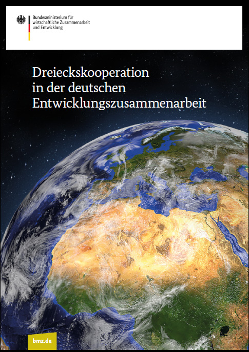 Titelbild der Publikation "Drei­ecks­kooper­ation in der deut­​​​​​​​schen Ent­wick­lungs­zusam­men­arbeit"