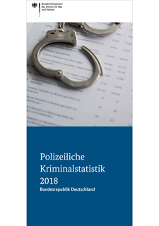 Titelbild der Publikation "Polizeiliche Kriminalstatistik 2018 - Flyer"